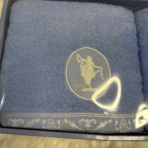 WEDGWOOD towel gift set - Picture 2 of 9